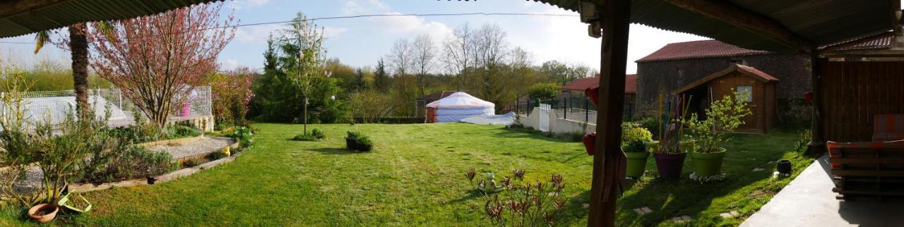 Yourtes Du Bocage Bazoges-en-Pareds Exteriör bild